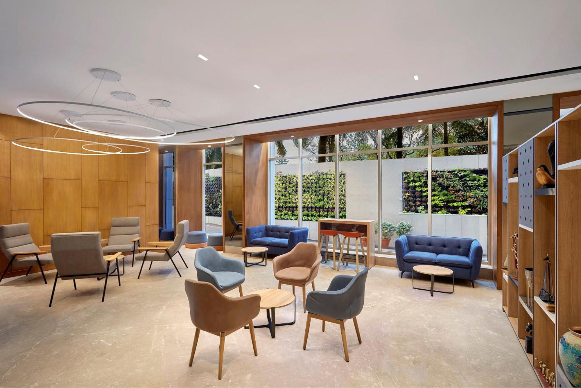 Holiday Inn Express Bengaluru Bommasandra By Ihg Kammasandra Exterior photo